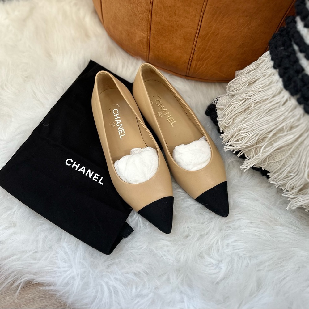 Stunning Classic chanel flats